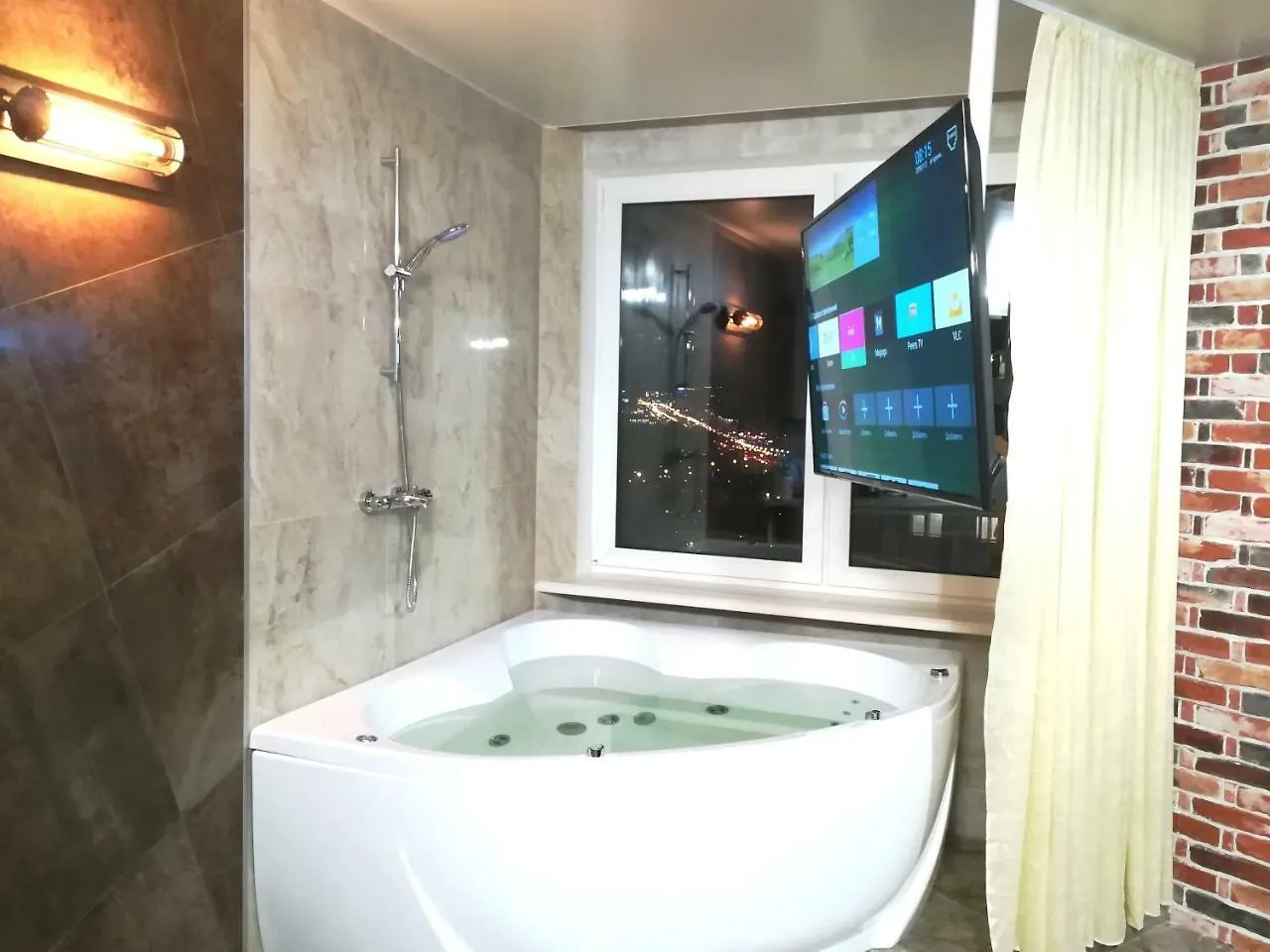 Luxe Jacuzzi Hotel Kaskad