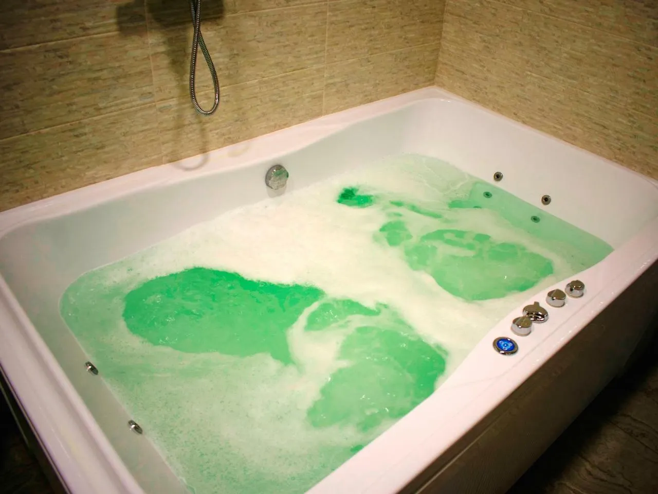 Luxe Jacuzzi Hotel Kaskad Minsk