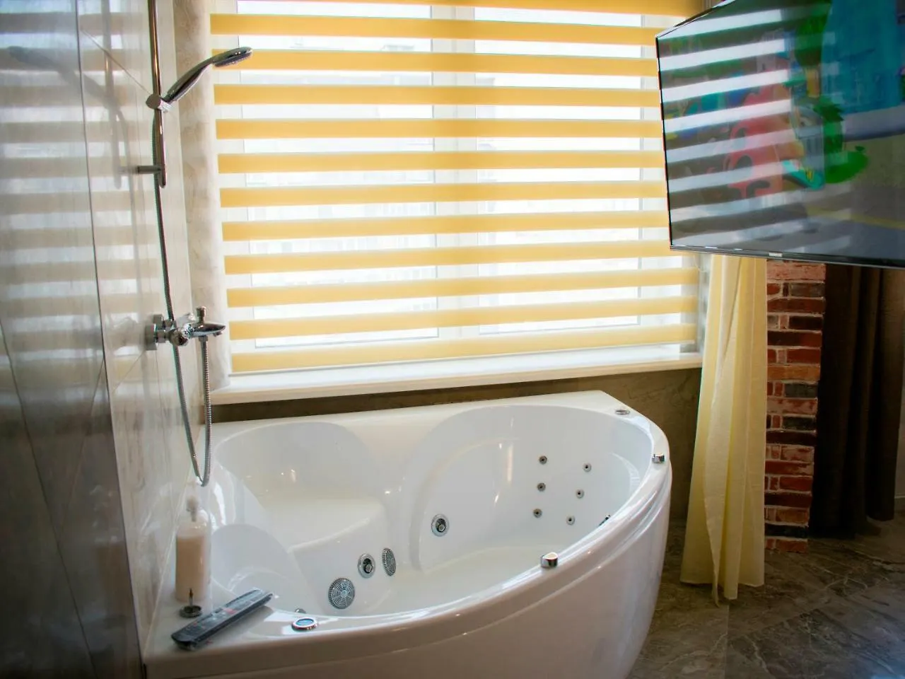 Luxe Jacuzzi Hotel Kaskad 0*, Минск